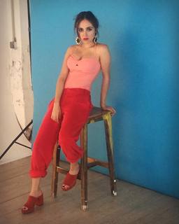 Ana Mena feet photo thumbnail