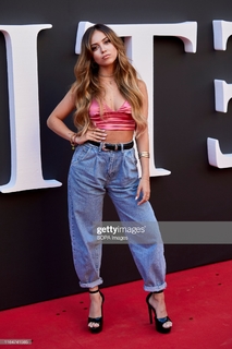 Ana Mena feet photo thumbnail