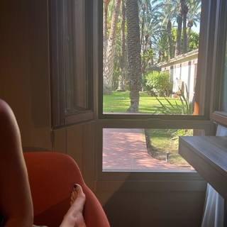 Ana Mena feet photo thumbnail