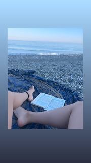 Ana Mena feet photo thumbnail