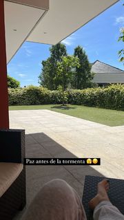 Ana Mena feet photo thumbnail