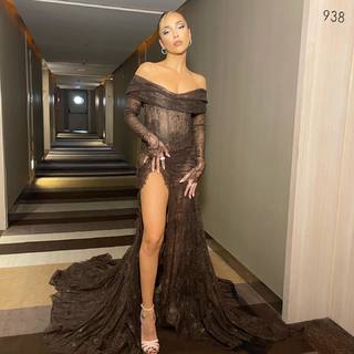 Ana Mena feet photo thumbnail