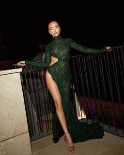 Ana Mena feet photo thumbnail