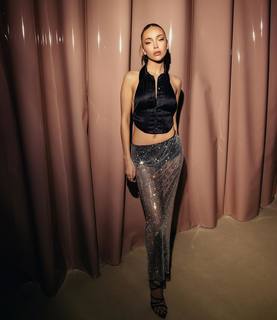 Ana Mena feet photo thumbnail