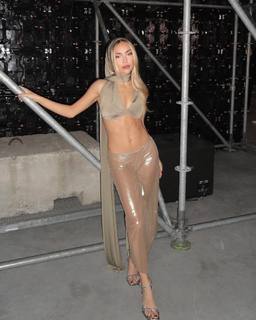 Ana Mena feet photo thumbnail