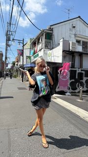 Ana Mena feet photo thumbnail