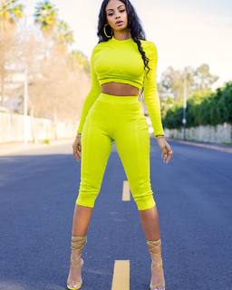 Ana Montana feet photo 1