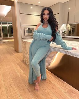 Ana Montana feet photo 11