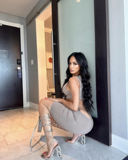 Ana Montana feet photo 10