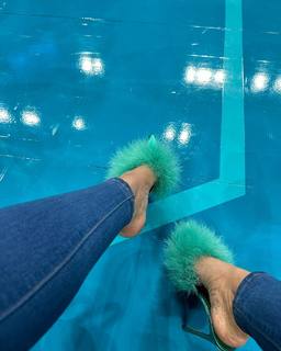 Ana Montana feet photo 1