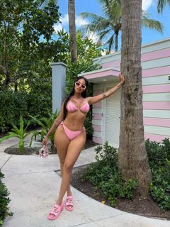 Ana Montana feet photo 17