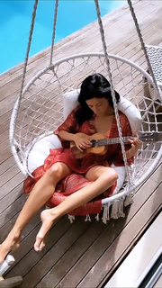 Ana Moura feet photo 3