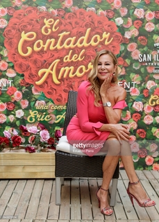 Ana Obregón feet photo 15