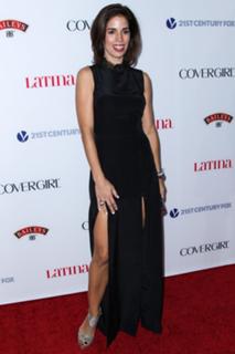 Ana Ortiz feet photo thumbnail