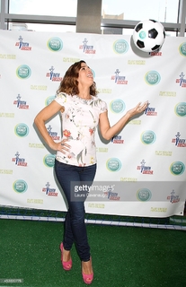 Ana Ortiz feet photo thumbnail