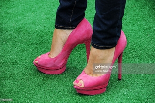 Ana Ortiz feet photo thumbnail