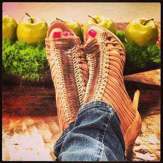 Ana Patricia González feet photo 13