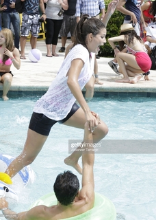 Ana Patricia González feet photo 10