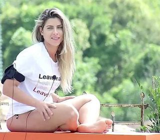 Ana Paula Minerato feet photo 10