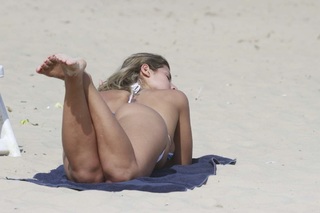 Ana Paula Minerato feet photo 6