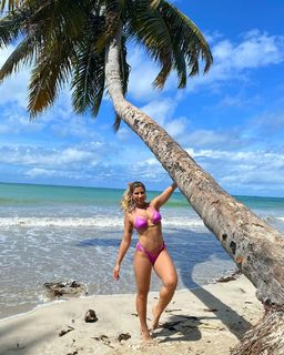 Ana Paula Minerato feet photo 12