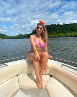 Ana Paula Minerato feet photo 10
