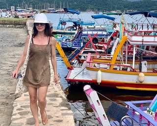 Ana Paula Padrão feet photo thumbnail