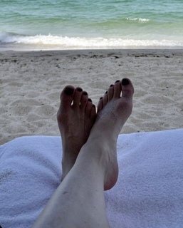 Ana Paula Padrão feet photo thumbnail