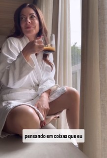 Ana Paula Padrão feet photo thumbnail