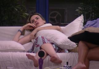 Ana Paula Renault feet photo 6