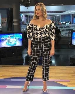Ana Paula Renault feet photo 12