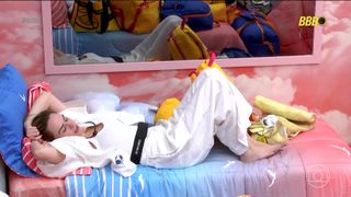 Ana Paula Renault feet photo 9
