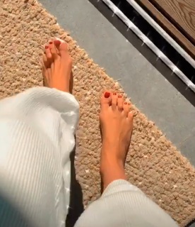 Ana Rita Clara feet photo 7
