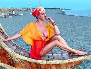 Ana Sakic feet photo 10