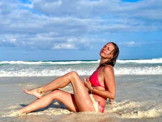 Ana Sakic feet photo 1