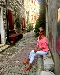 Ana Sakic feet photo 2