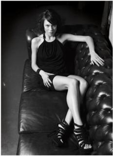 Ana Ularu feet photo 1