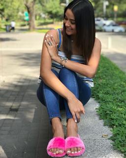 Ana Yancy Clavel feet photo 1