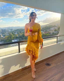 Ana Yancy Clavel feet photo 3