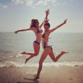Ana de Armas feet photo thumbnail