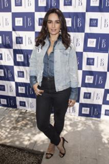 Ana de la Reguera feet photo thumbnail