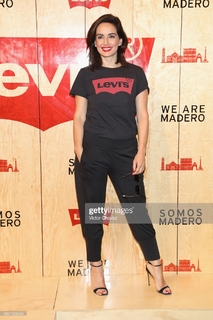 Ana de la Reguera feet photo thumbnail