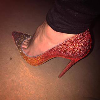 Anahí feet photo thumbnail