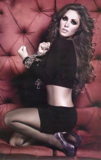 Anahí feet photo thumbnail