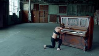 Anahí feet photo thumbnail