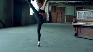 Anahí feet photo thumbnail