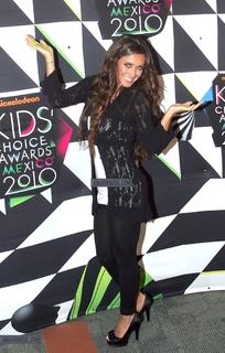 Anahí feet photo thumbnail