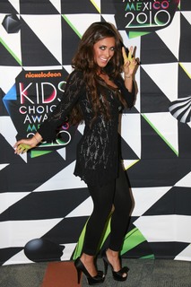 Anahí feet photo thumbnail