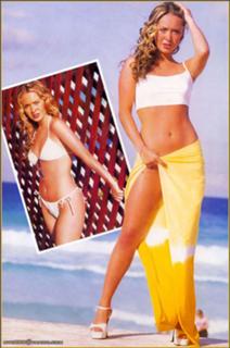 Anahí feet photo thumbnail