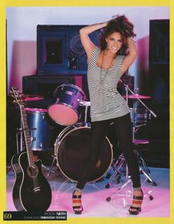 Anahí feet photo thumbnail